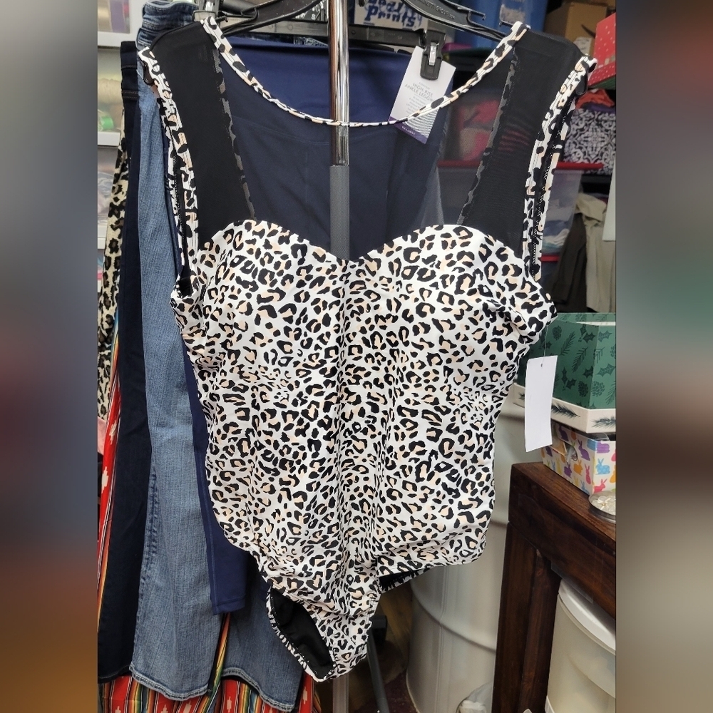 Meet Curve Leopard Sheer Accents 2XL Straped Back Swimsuit Bathing Suit